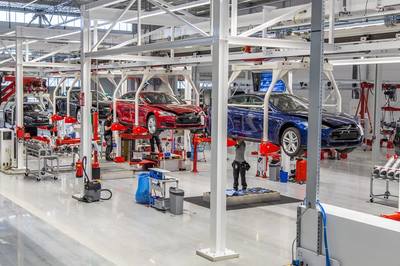 特斯拉超级工厂 全球最大屋顶太阳能阵列与新型采暖制冷技术的前沿探索